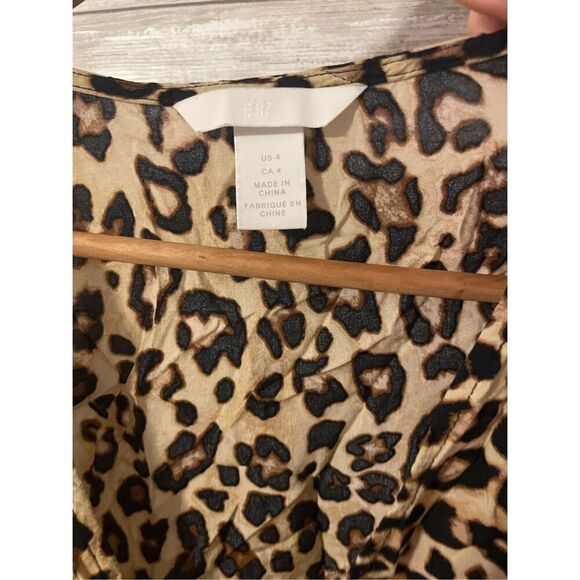 H&M Cheetah Leopard Print Long Sleeve Cropped Wrap Top Women's Size 4 - Picture 3 of 5